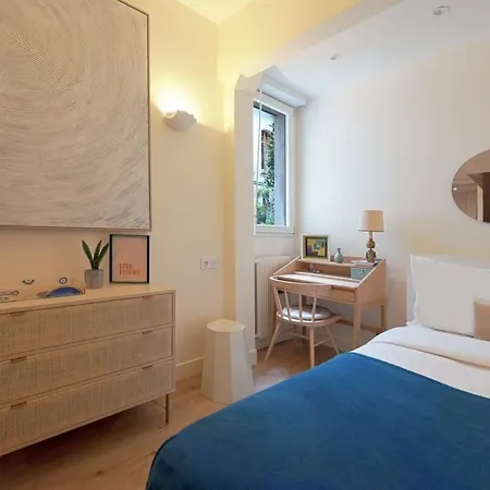 Elegant Studio Avenue Montaigne Appartamento *